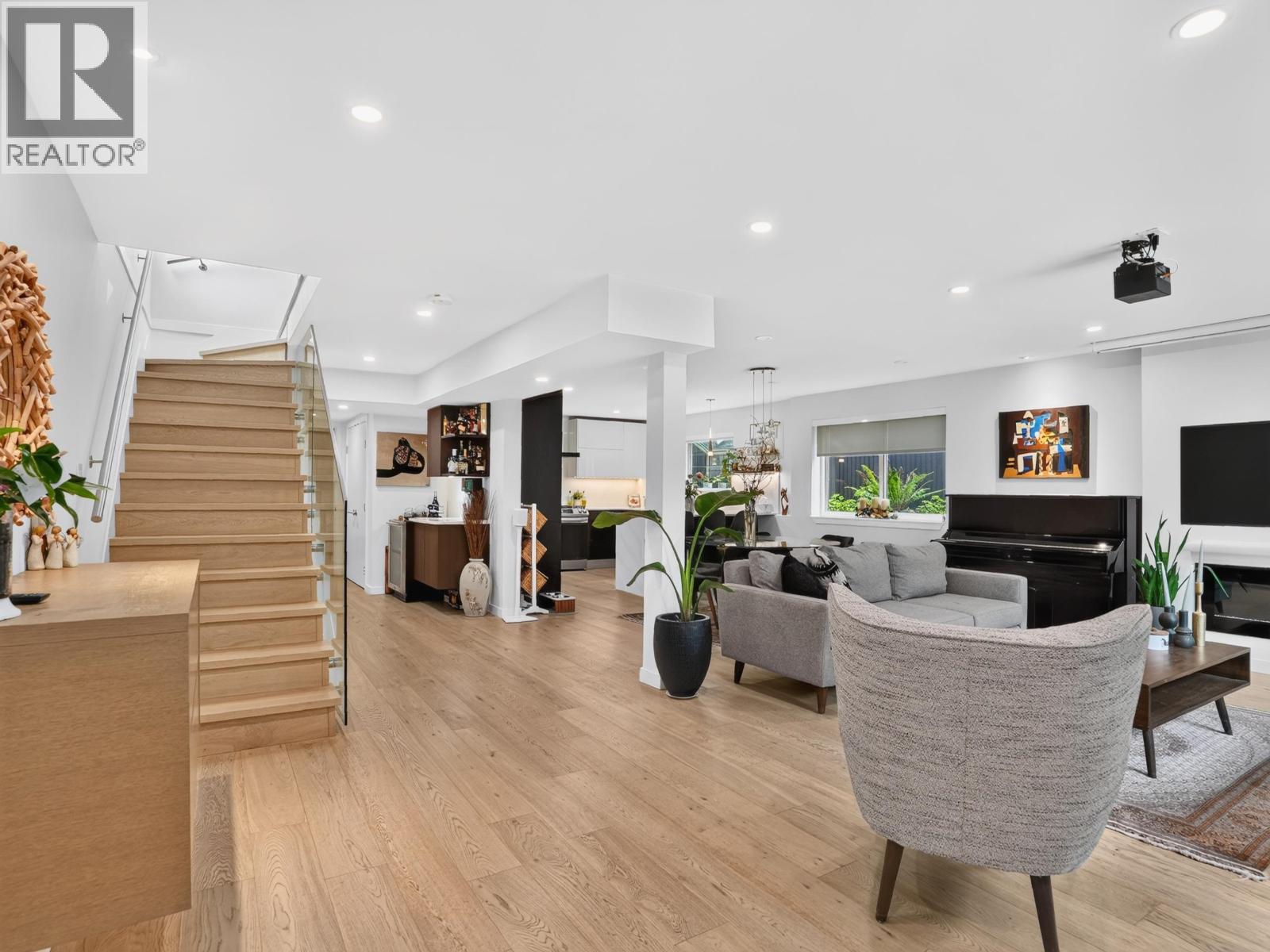 514 W 28TH STREET