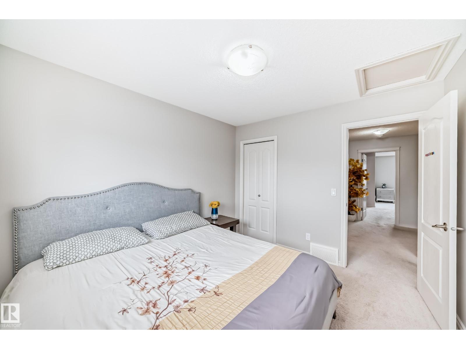 6419 18 AV SW - 23