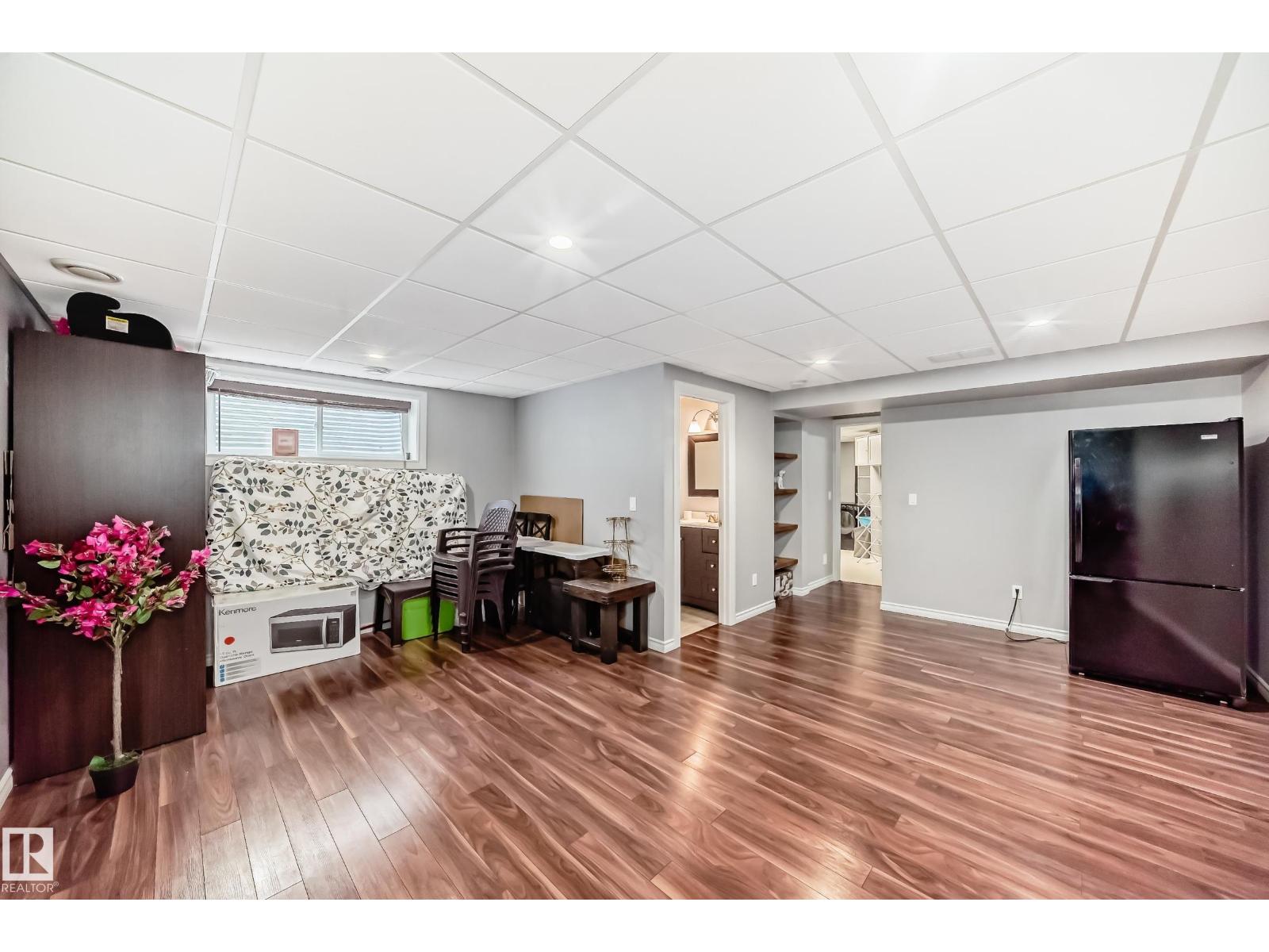 6419 18 AV SW - 26
