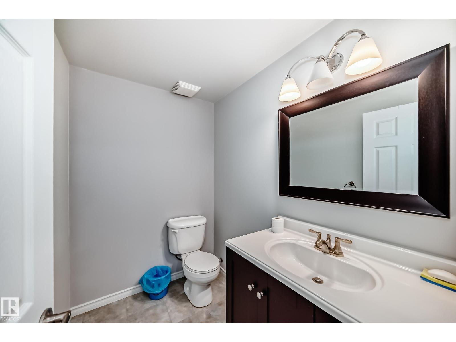 6419 18 AV SW - 28