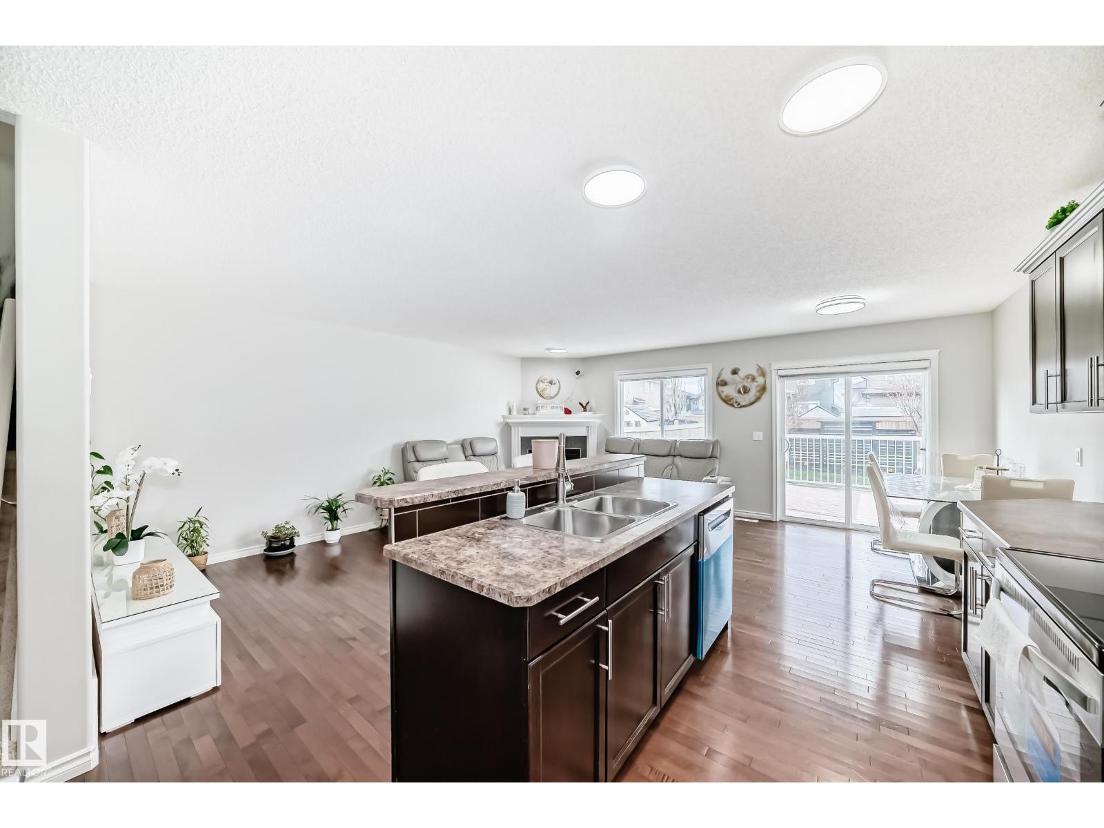 6419 18 AV SW - 5