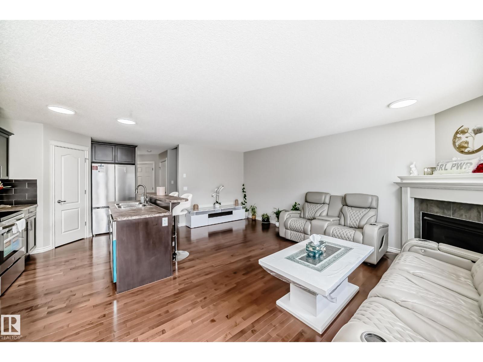6419 18 AV SW - 9