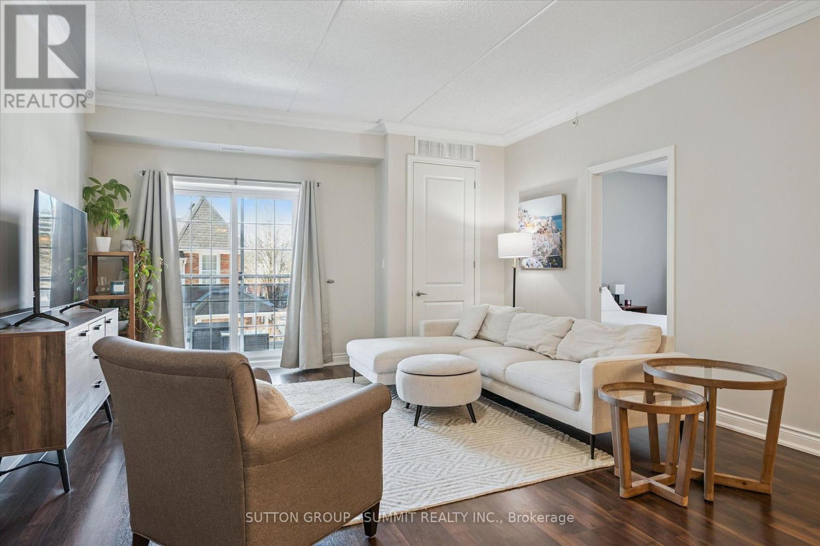 #242 1077 GORDON STREET - 5