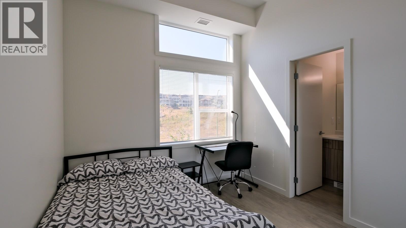 #PH11 625 Academy Way - 13