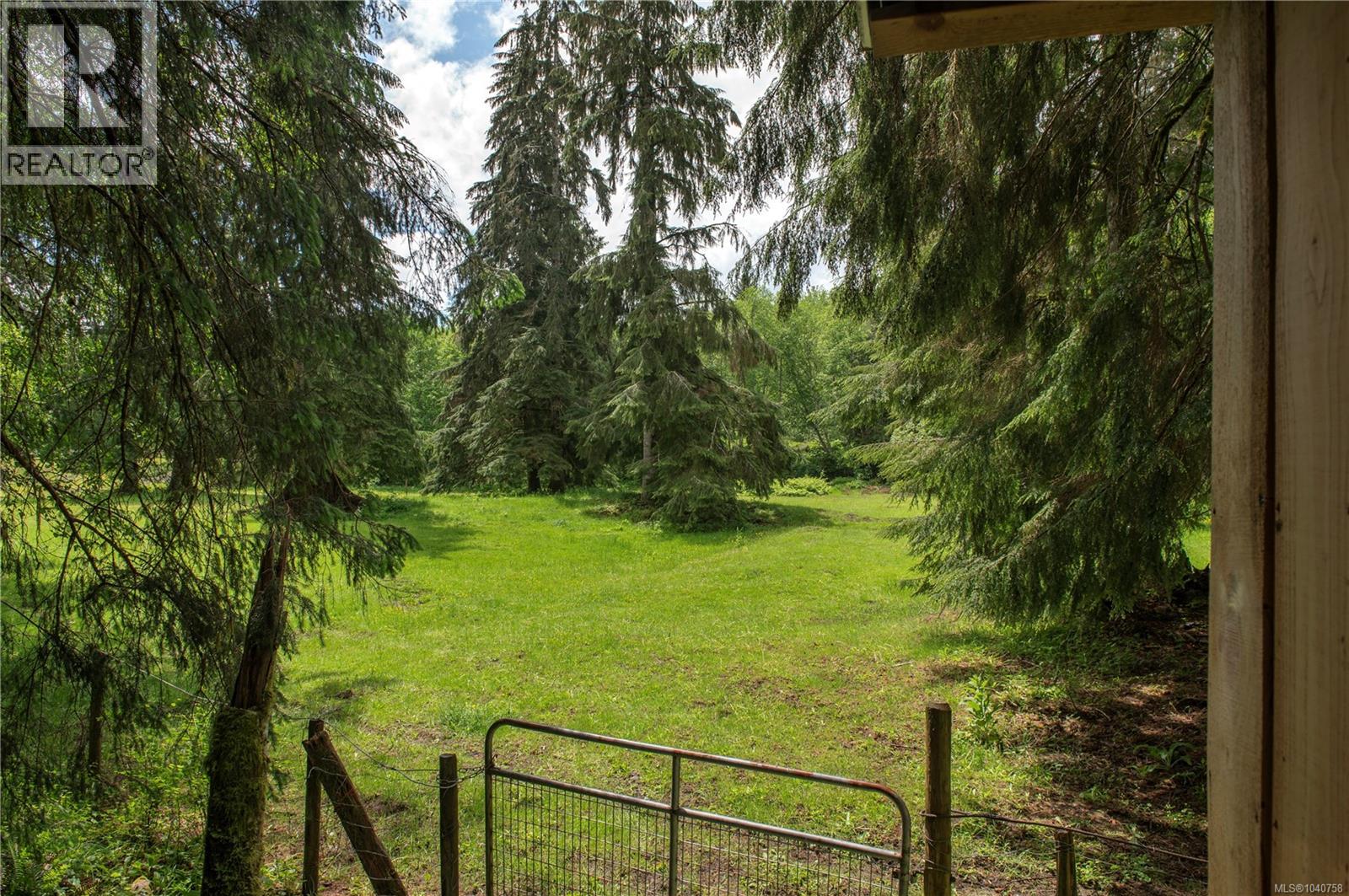 870 Sayward Rd - 17