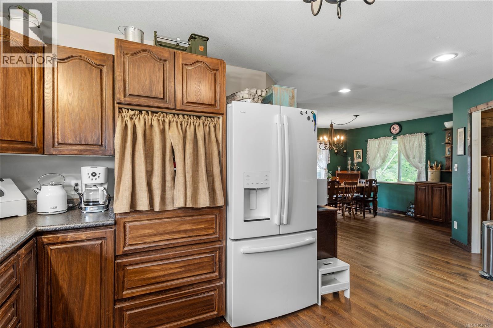 870 Sayward Rd - 25