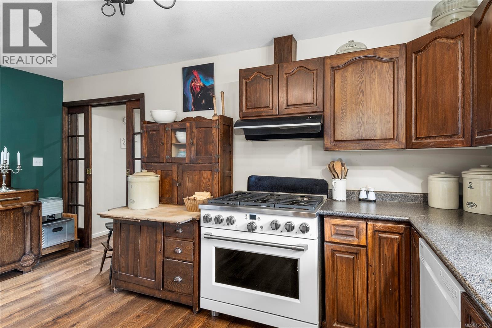 870 Sayward Rd - 26