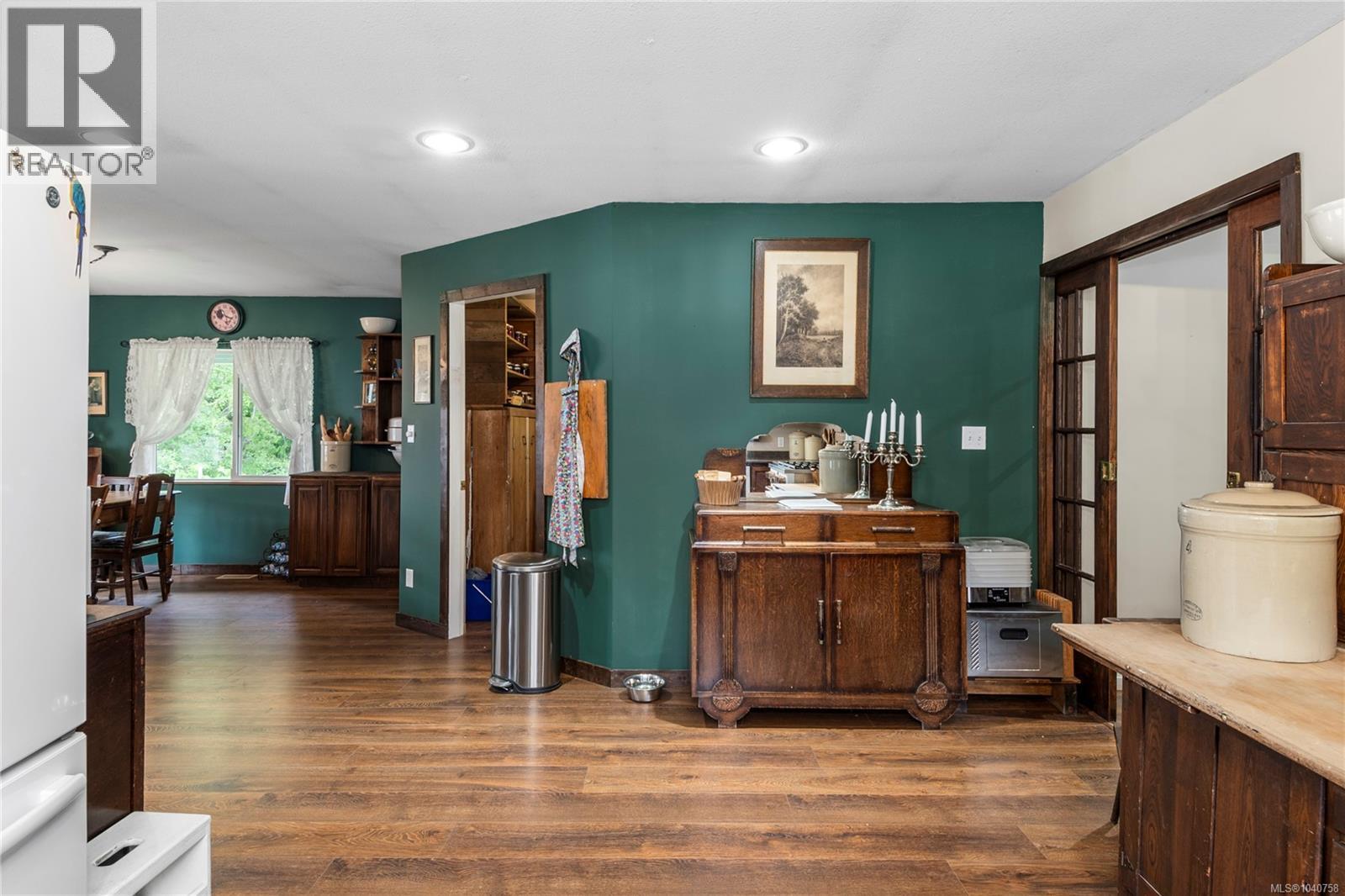 870 Sayward Rd - 27