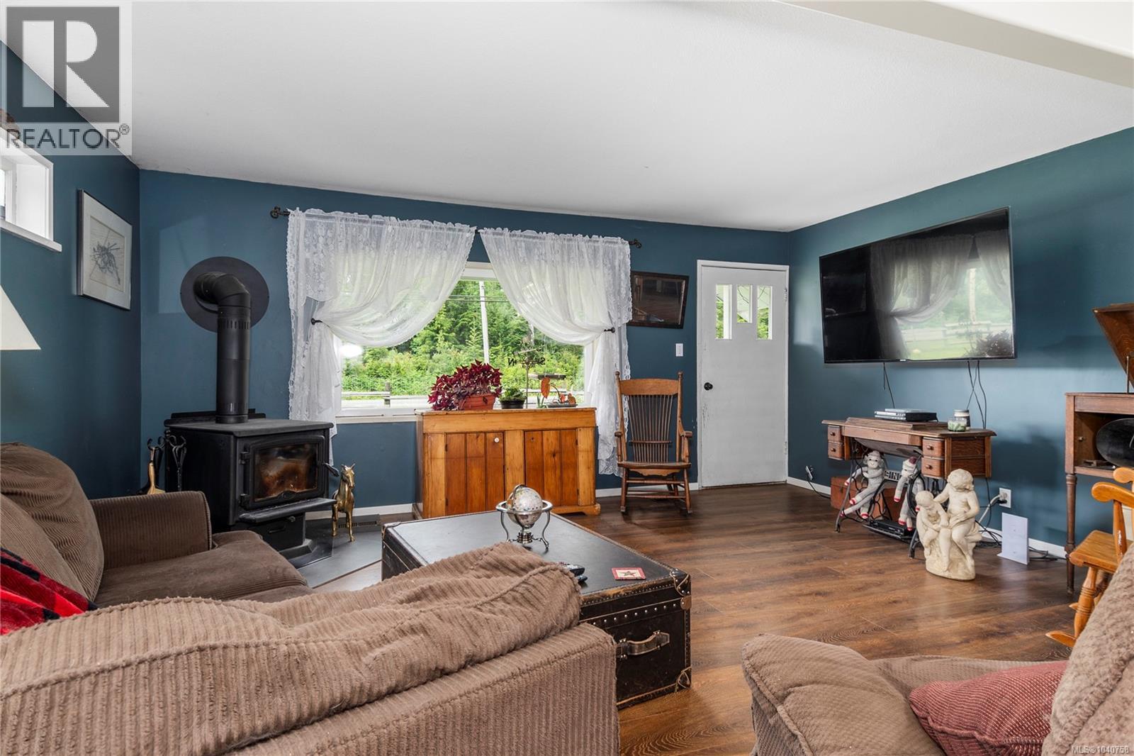 870 Sayward Rd - 33