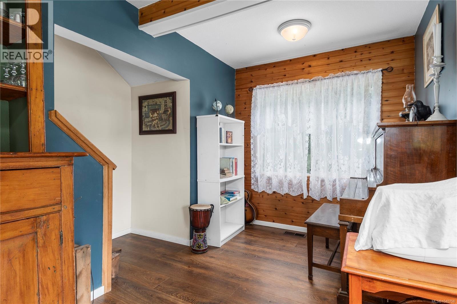 870 Sayward Rd - 37