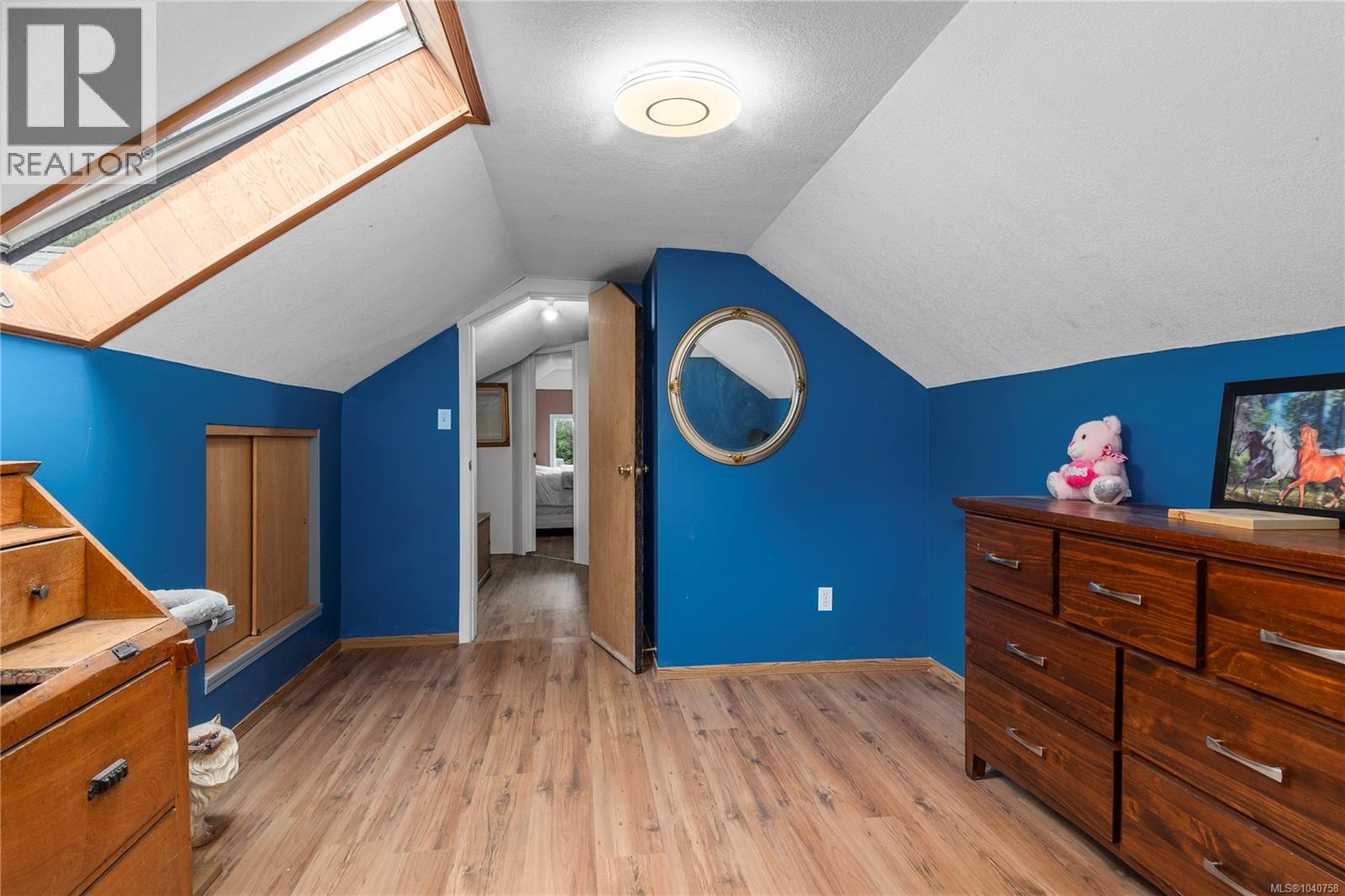 870 Sayward Rd - 40