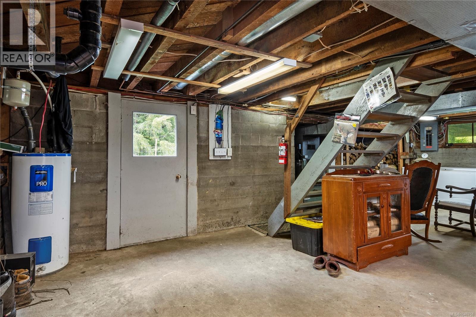 870 Sayward Rd - 50