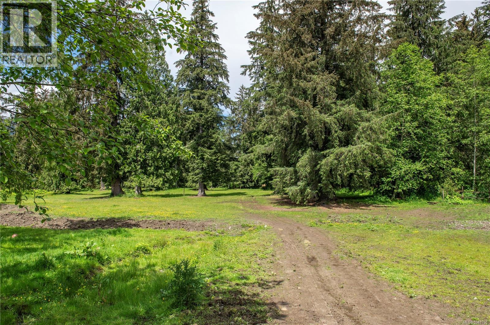 870 Sayward Rd - 9