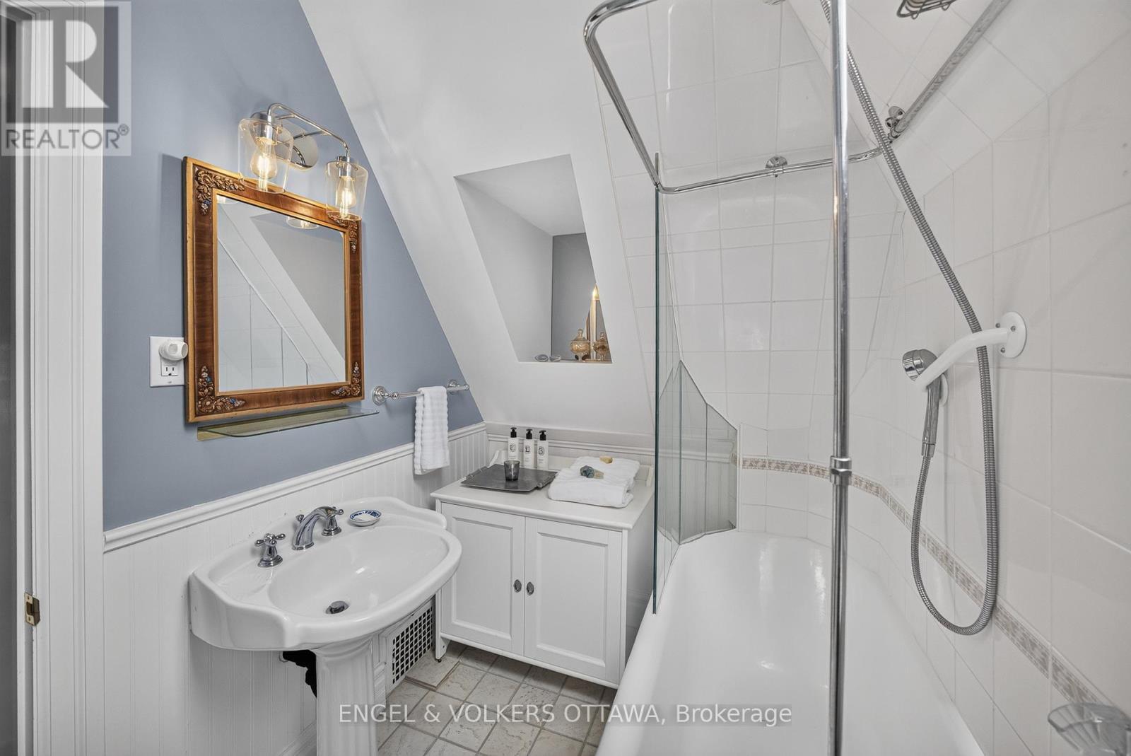 5 Bed, 6 Bath House for Sale in Ottawa – 119 STRATHCONA AVENUE, Ottawa – MLS# X13465014 - Image 30