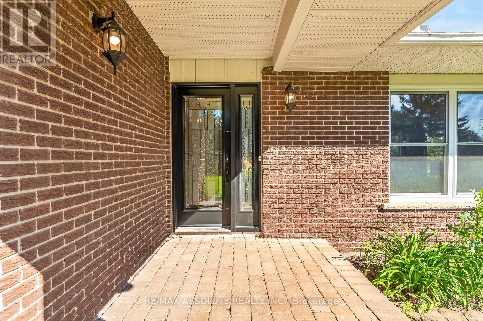4 Bed, 3 Bath House for Sale in Ottawa – 2772 HARBISON ROAD, Ottawa – MLS# X13465078 - Image 6