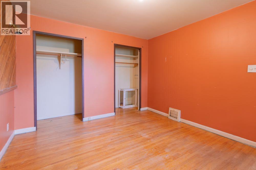 1218 13 Street N - 11