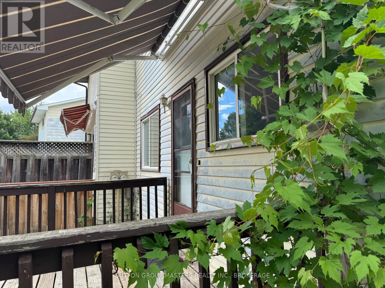 114 WYCLIFFE CRESCENT - 22