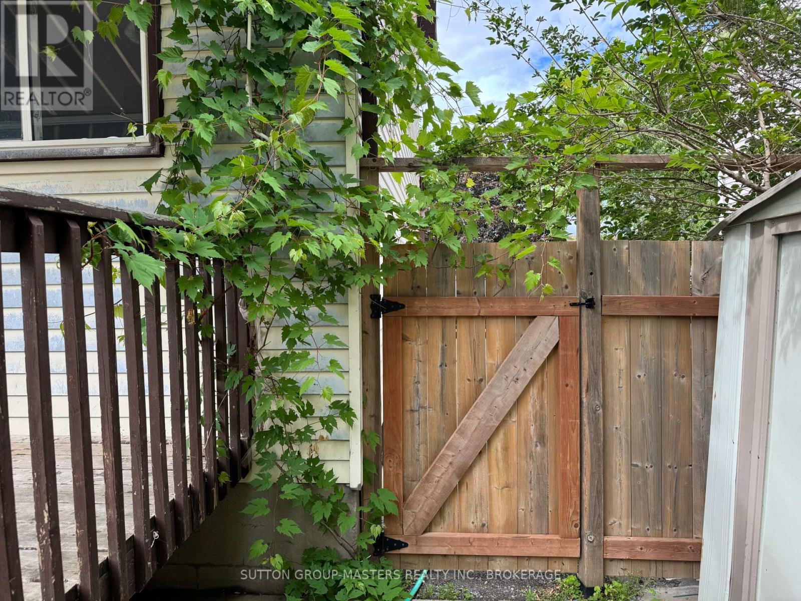 114 WYCLIFFE CRESCENT - 23