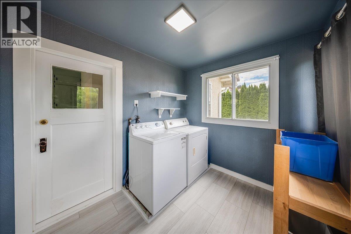 1133 Nelson Avenue, Trail