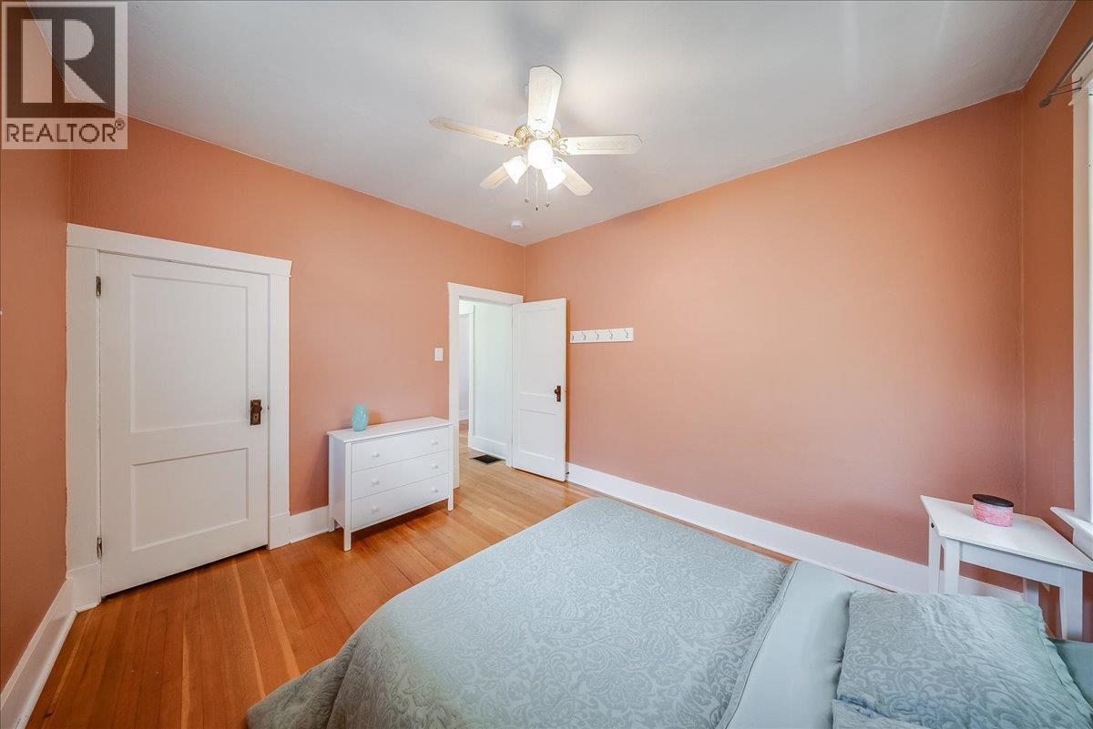 1133 Nelson Avenue, Trail