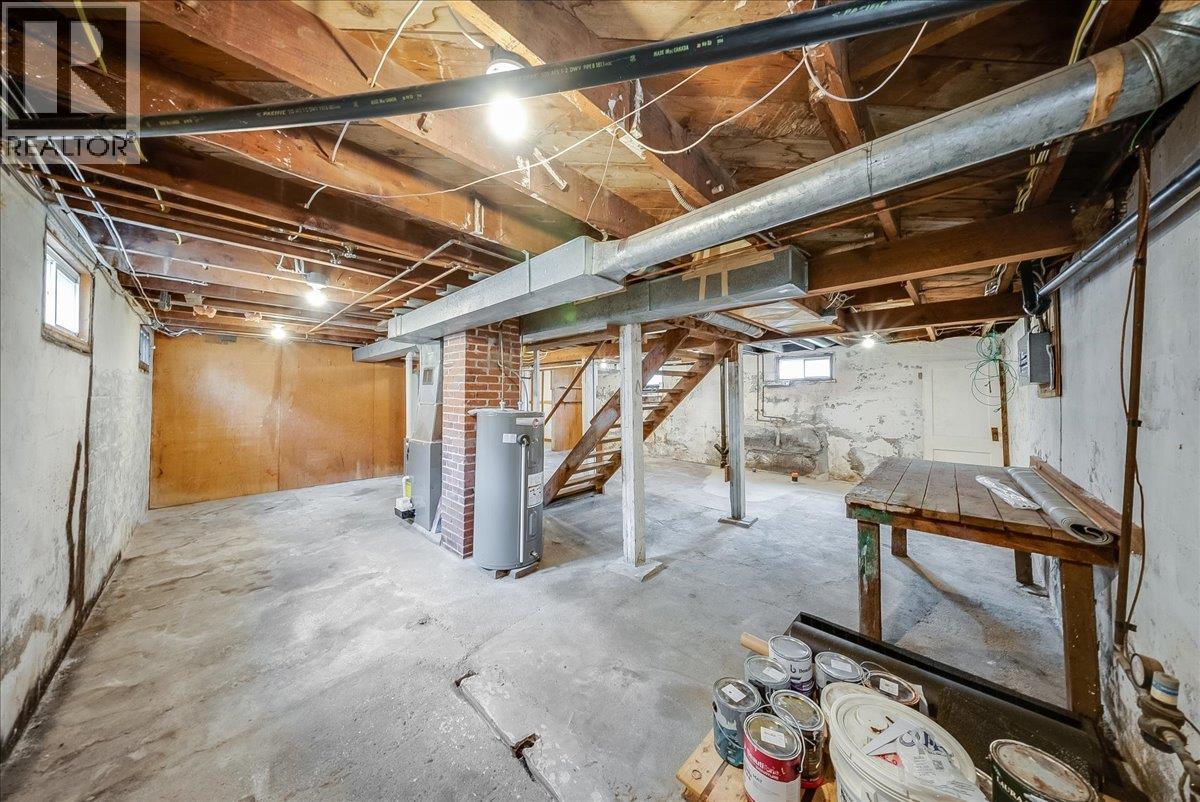 1133 Nelson Avenue, Trail