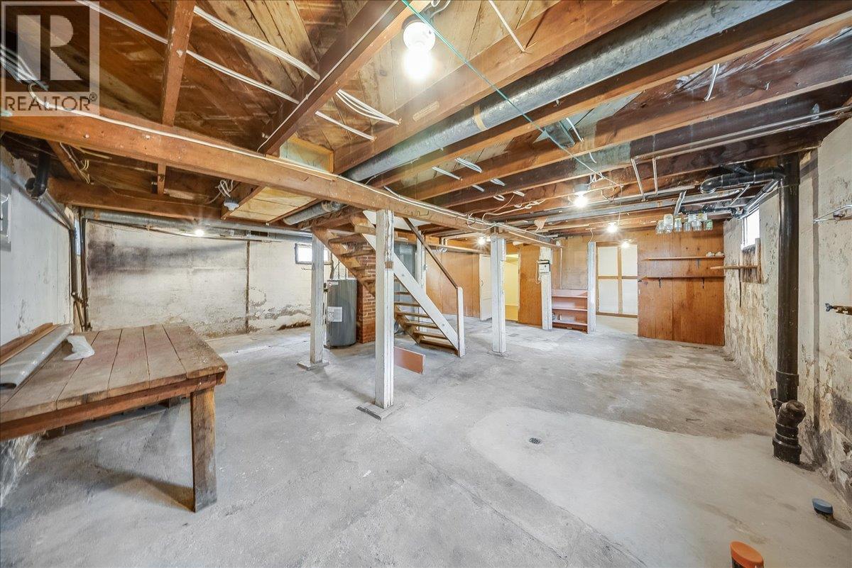1133 Nelson Avenue, Trail