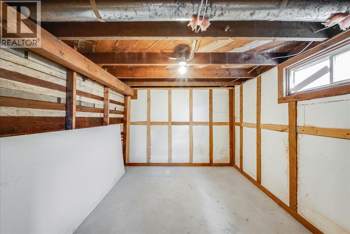 1133 Nelson Avenue, Trail