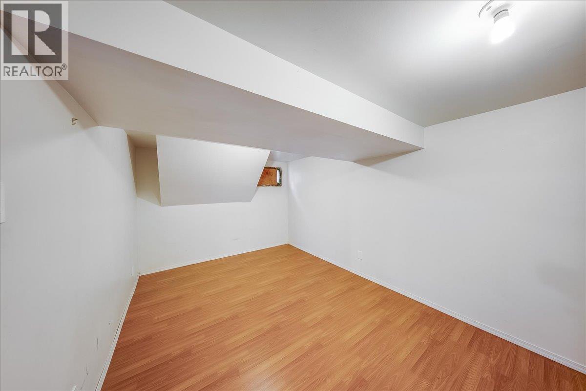 1133 Nelson Avenue, Trail