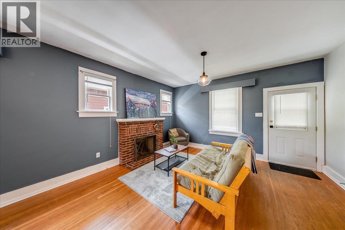 1133 Nelson Avenue, Trail