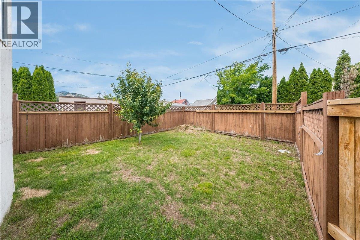 1133 Nelson Avenue, Trail