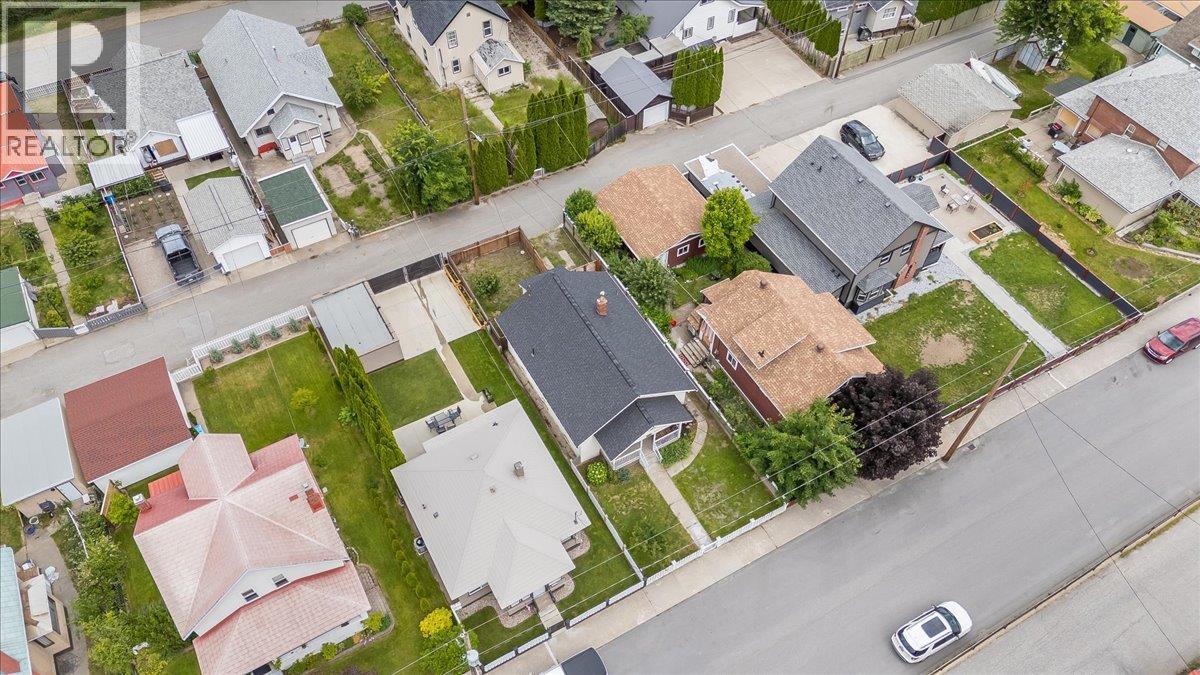 1133 Nelson Avenue, Trail