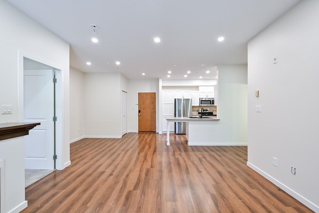 213 33318 E BOURQUIN CRESCENT, Abbotsford
