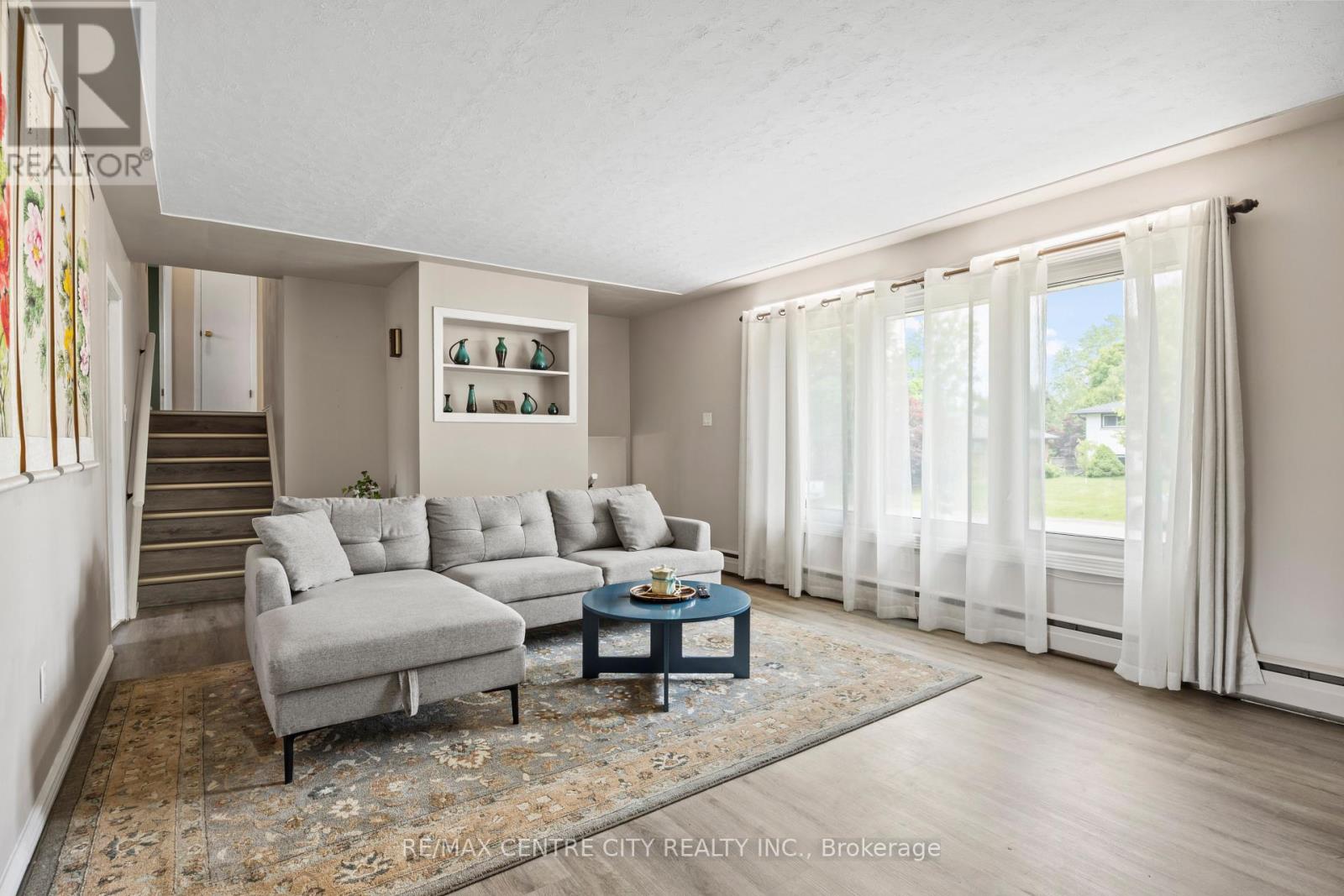 580 SALWAY STREET - 13
