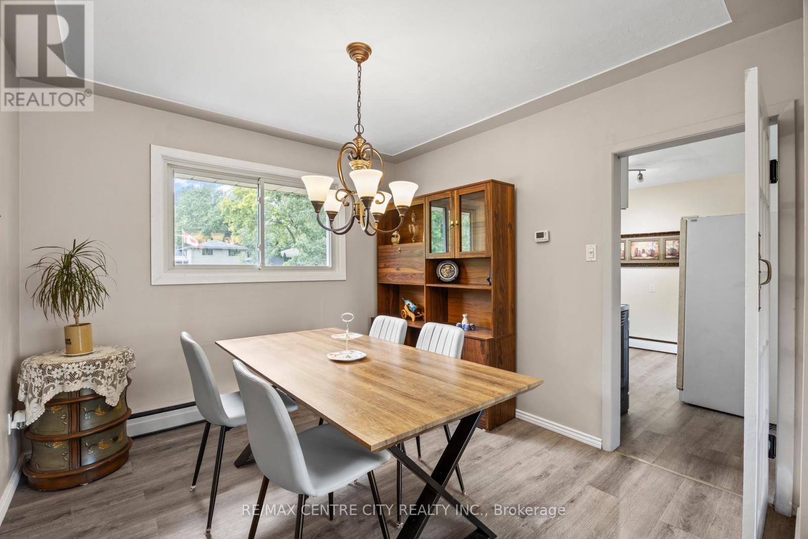 580 SALWAY STREET - 15