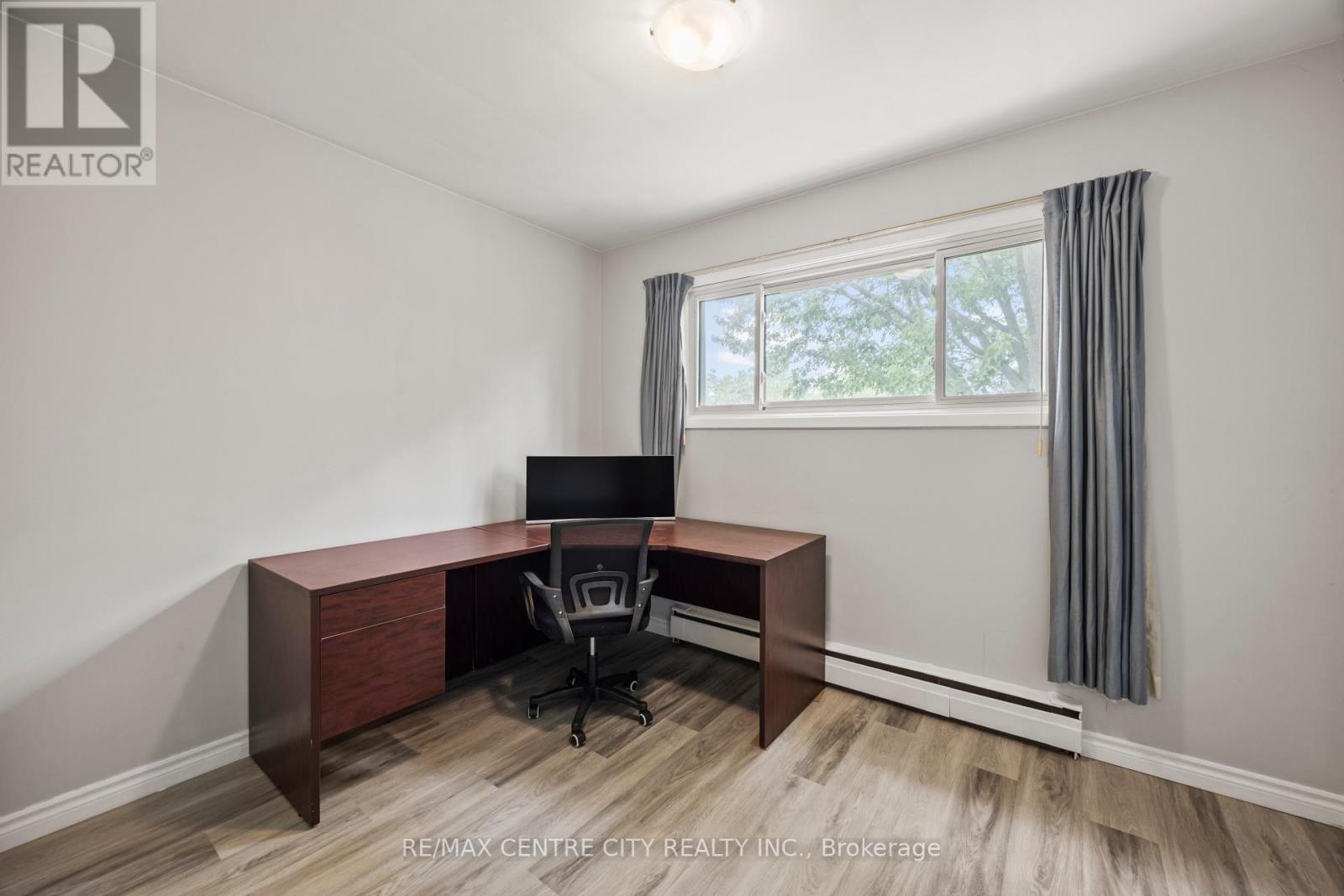 580 SALWAY STREET - 21
