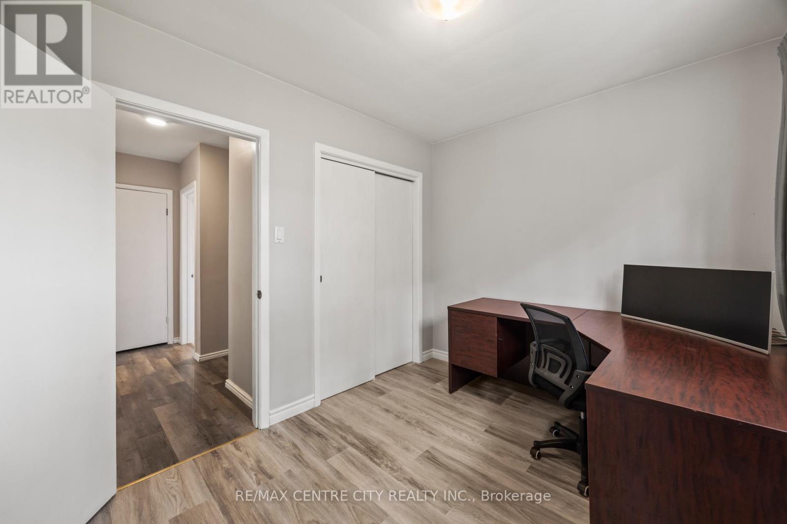 580 SALWAY STREET - 22