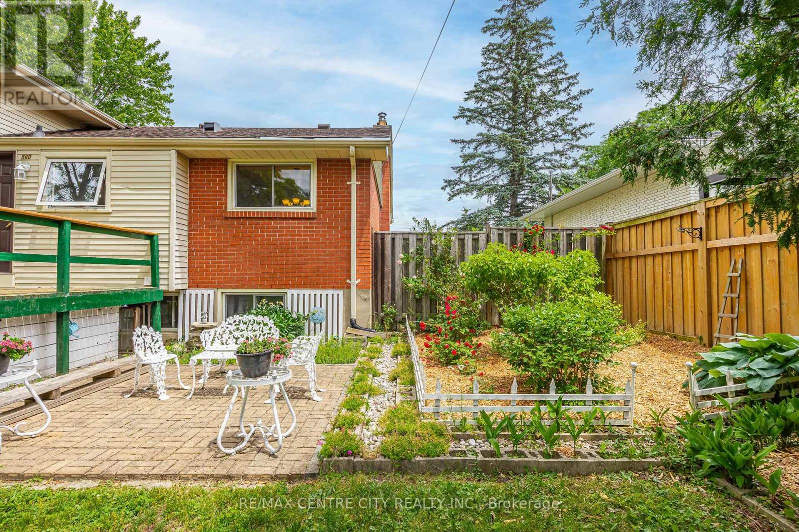 580 SALWAY STREET - 35