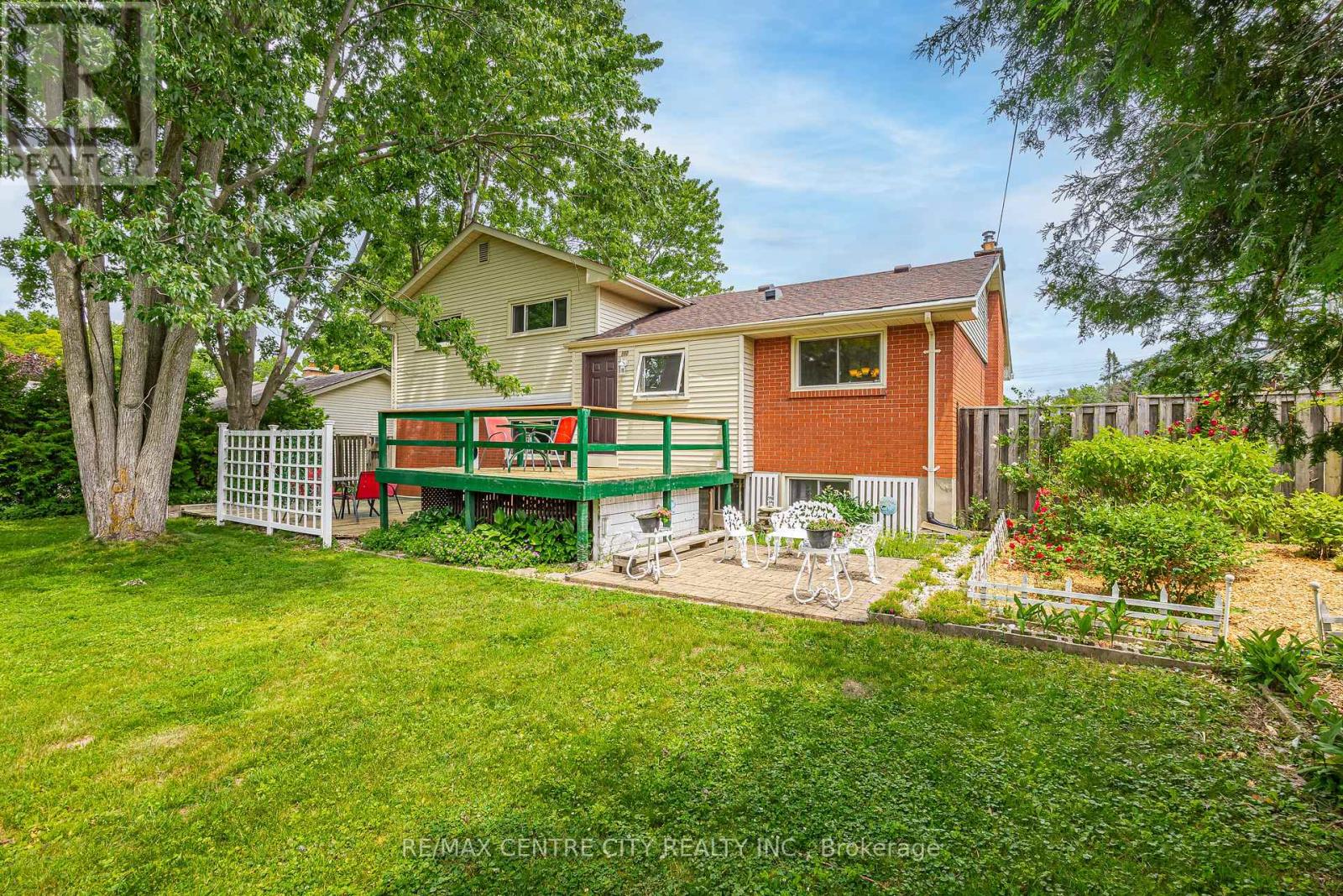 580 SALWAY STREET - 37