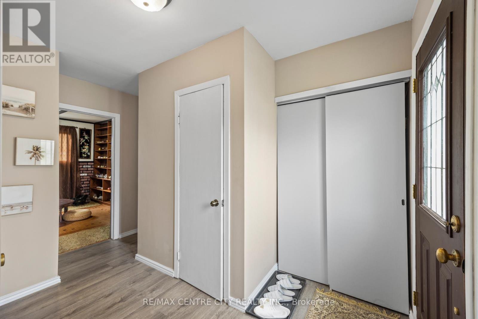 580 SALWAY STREET - 6