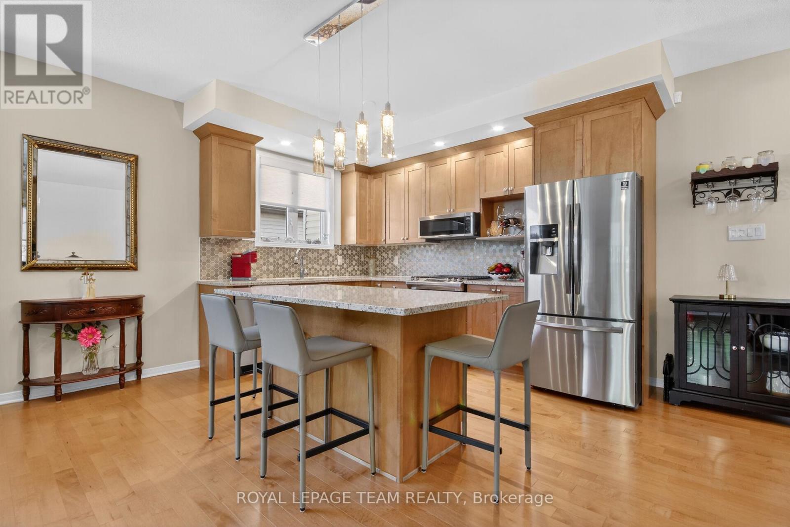 233 EDEY STREET - 14
