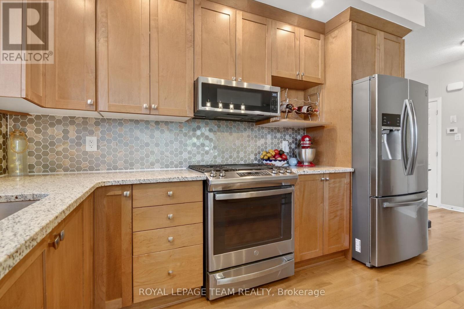 233 EDEY STREET - 15