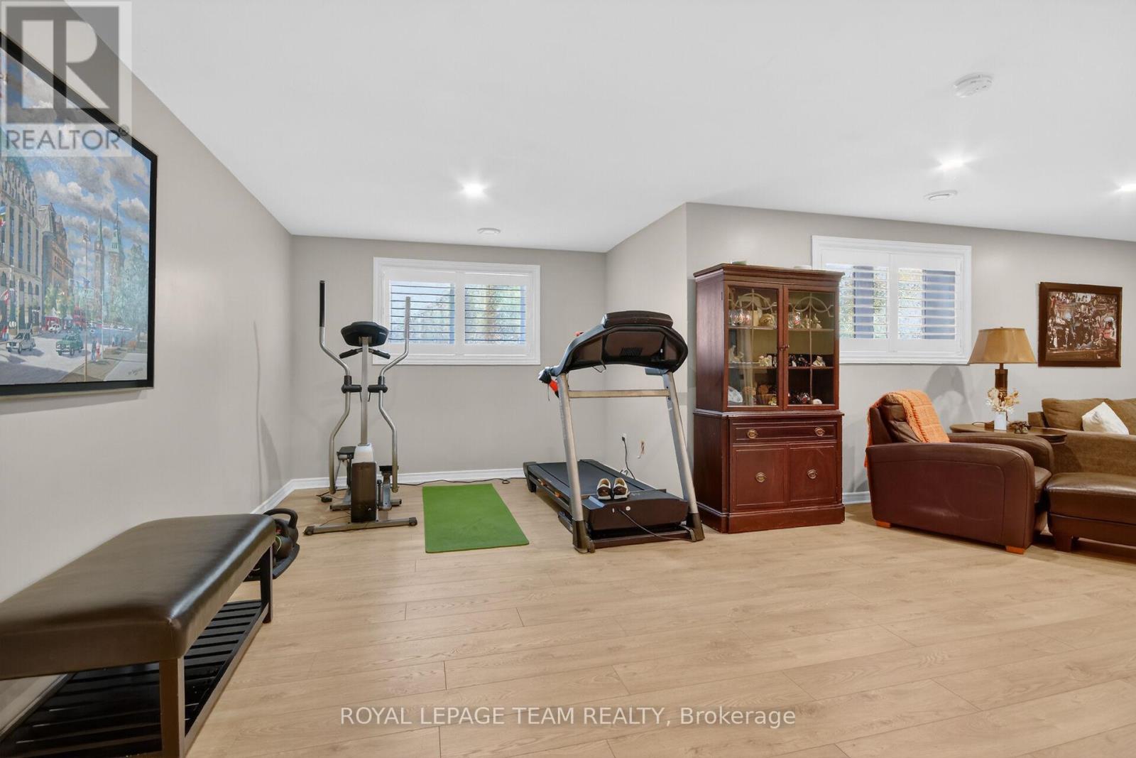 233 EDEY STREET - 34