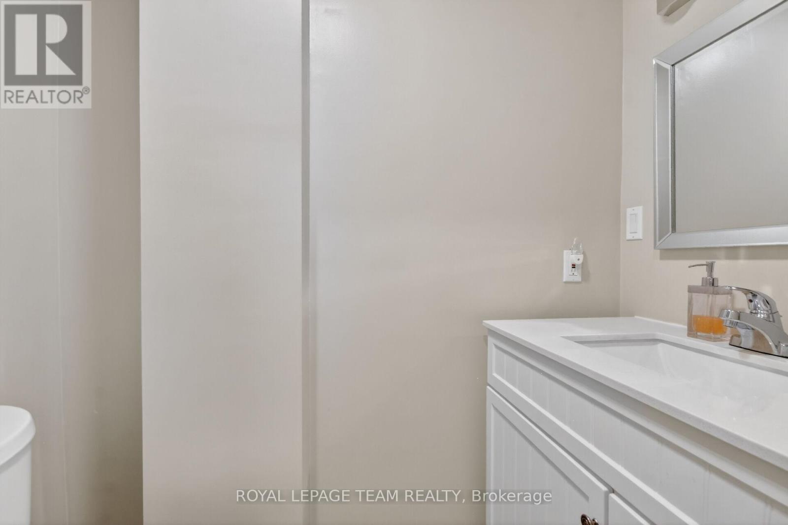233 EDEY STREET - 35