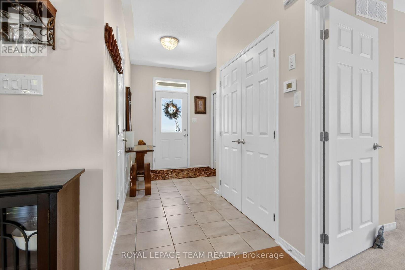 233 EDEY STREET - 4