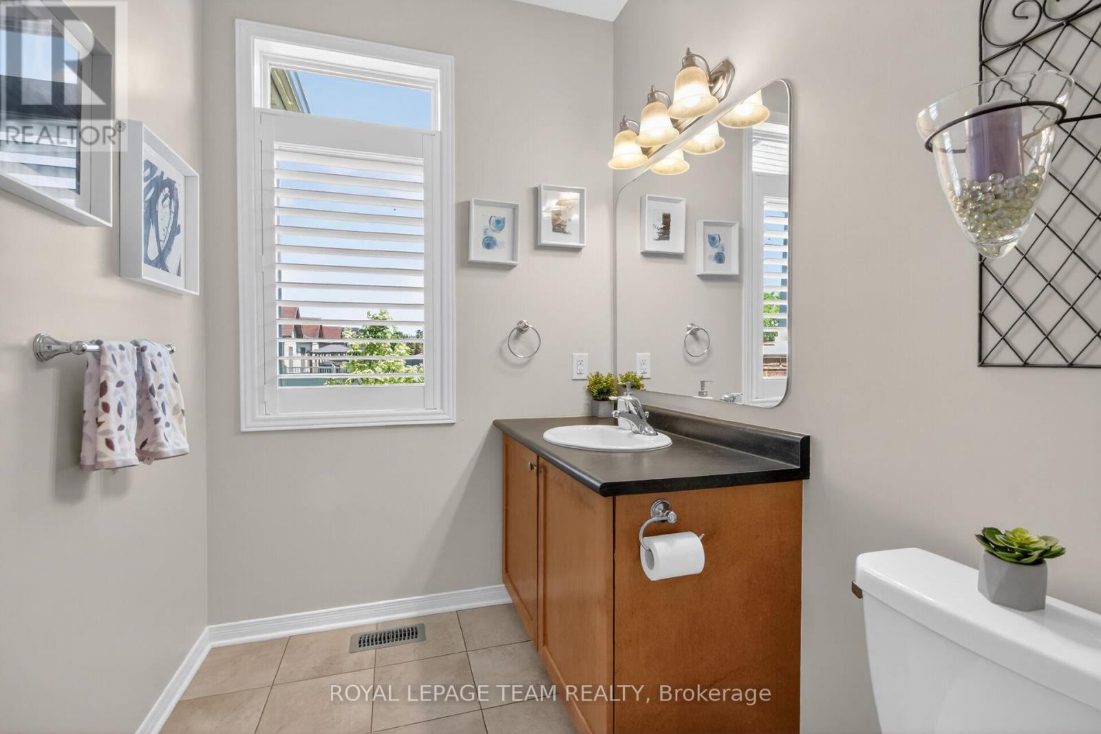 233 EDEY STREET - 6