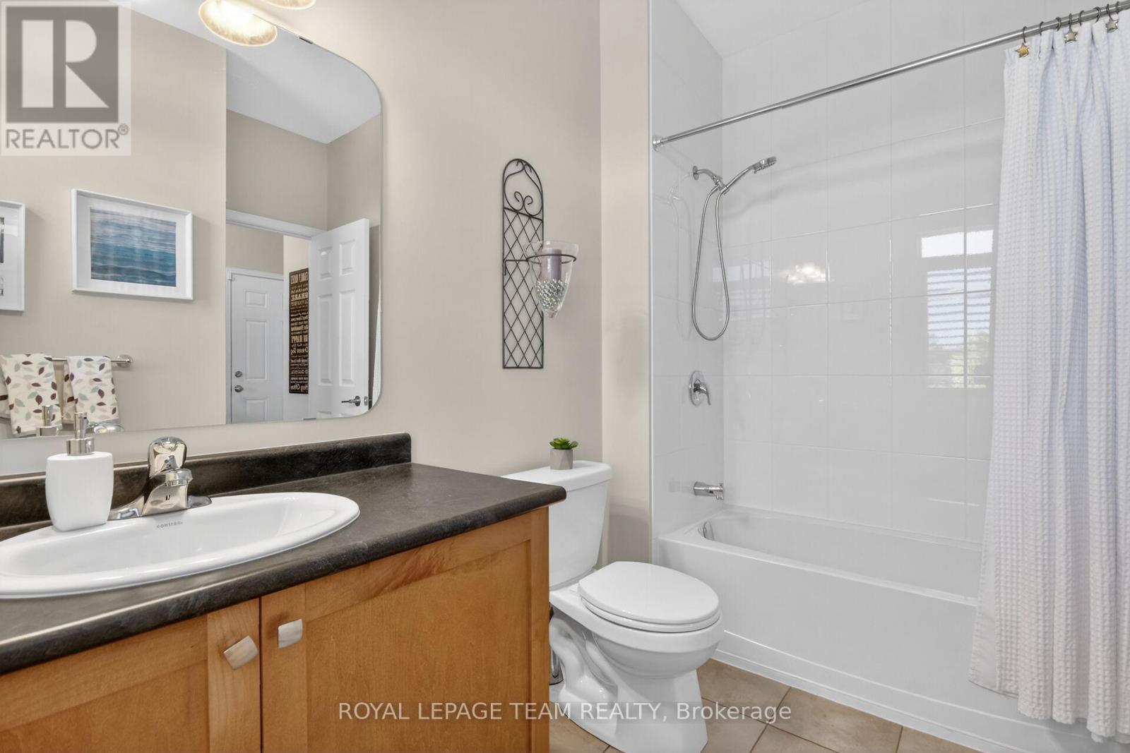 233 EDEY STREET - 7