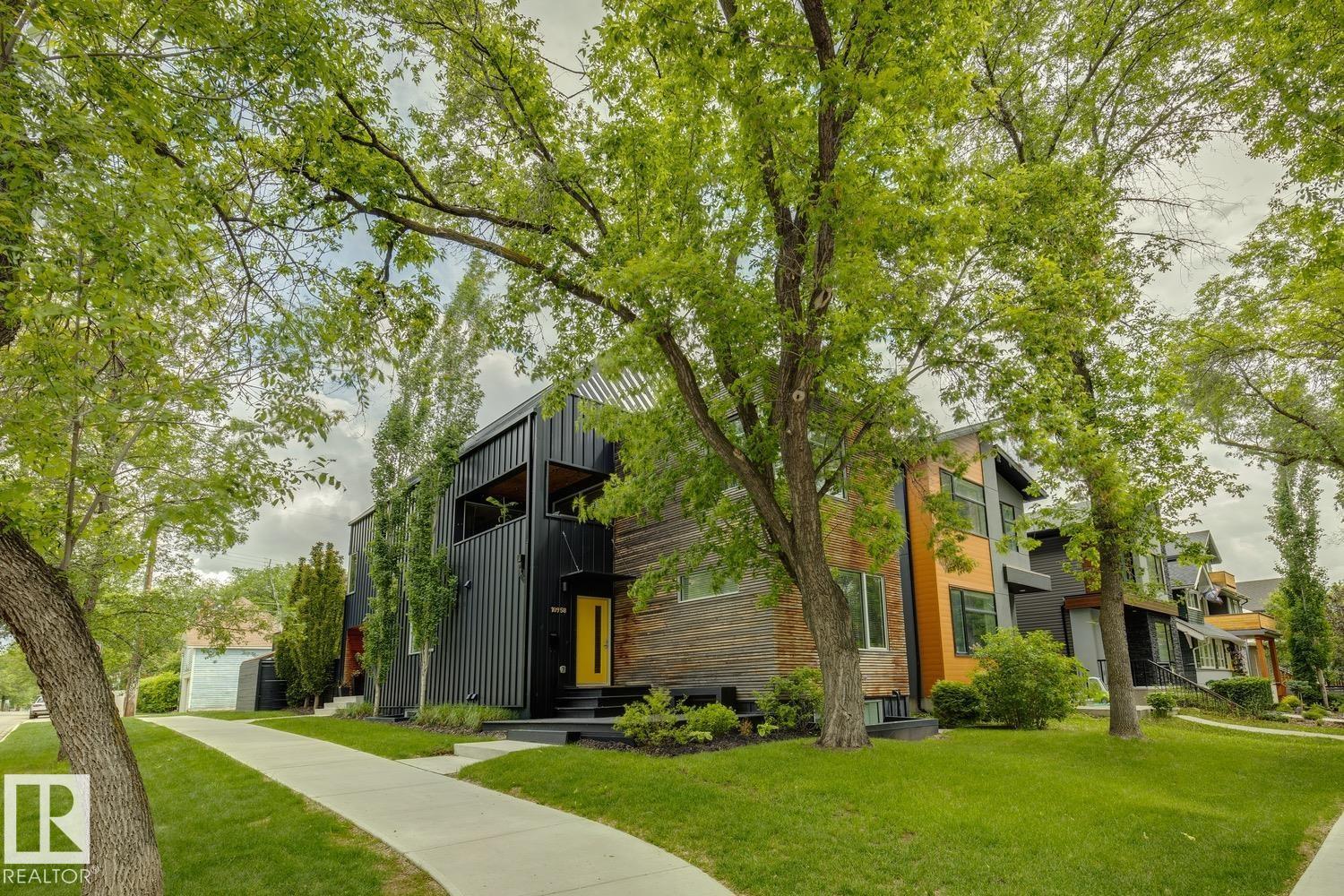 10958 80 AV NW - photo 5