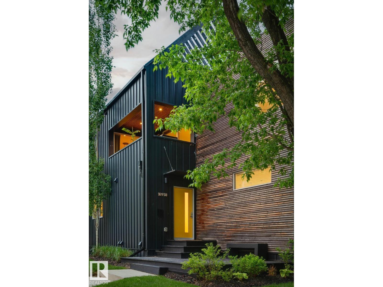 10958 80 AV NW — photo 6
