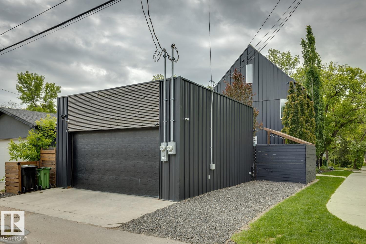 10958 80 AV NW — photo 69