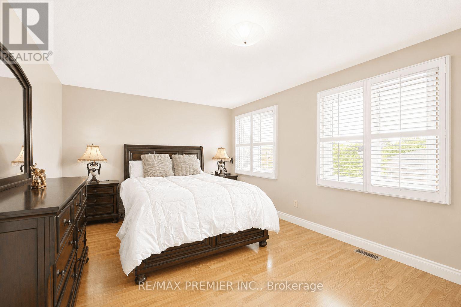 55 DEERPARK CRESCENT - 24